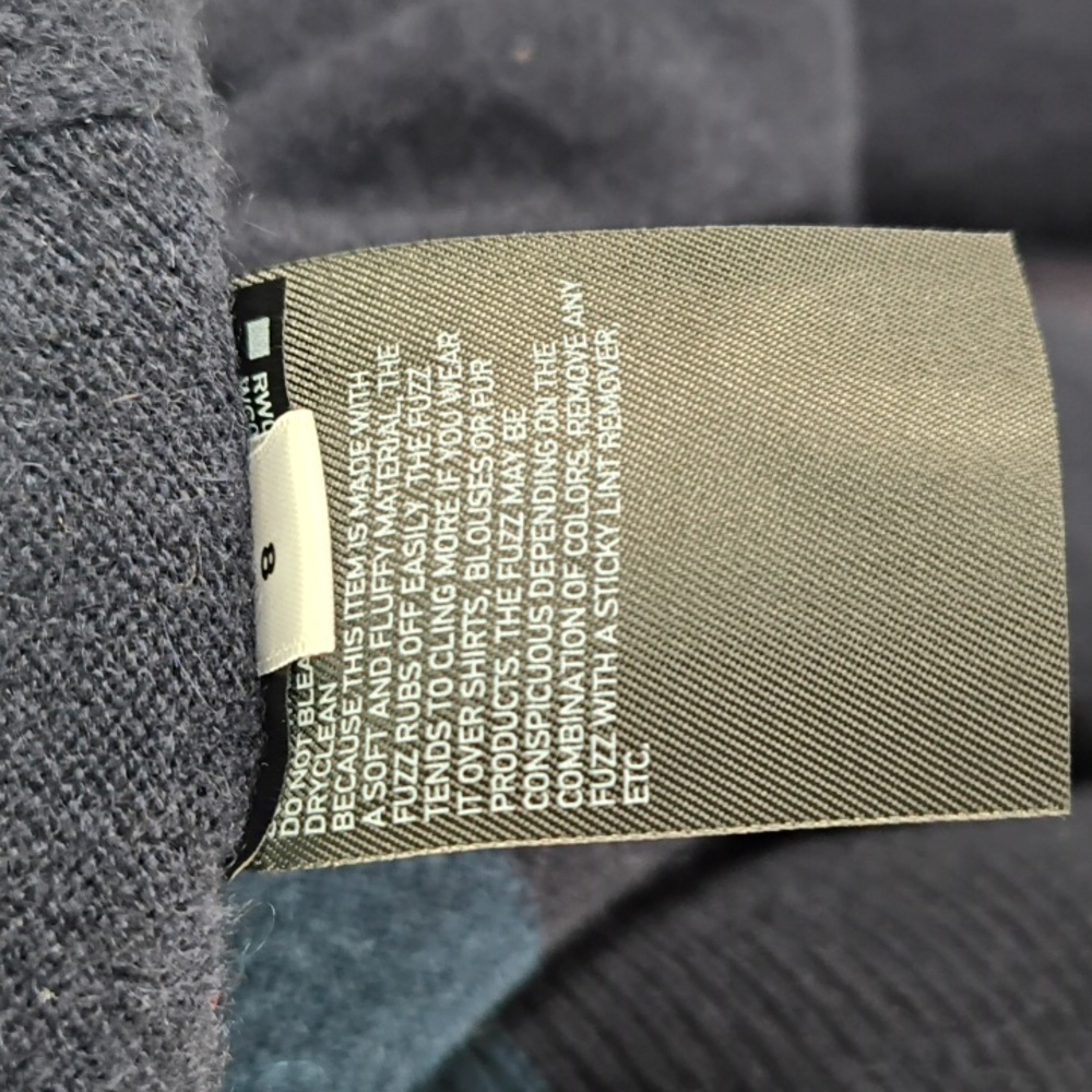 UNIQLO’s Jil Sander Collaboration +J 100% Cashmere Large Scarf Two Toned - Picture 7 of 9